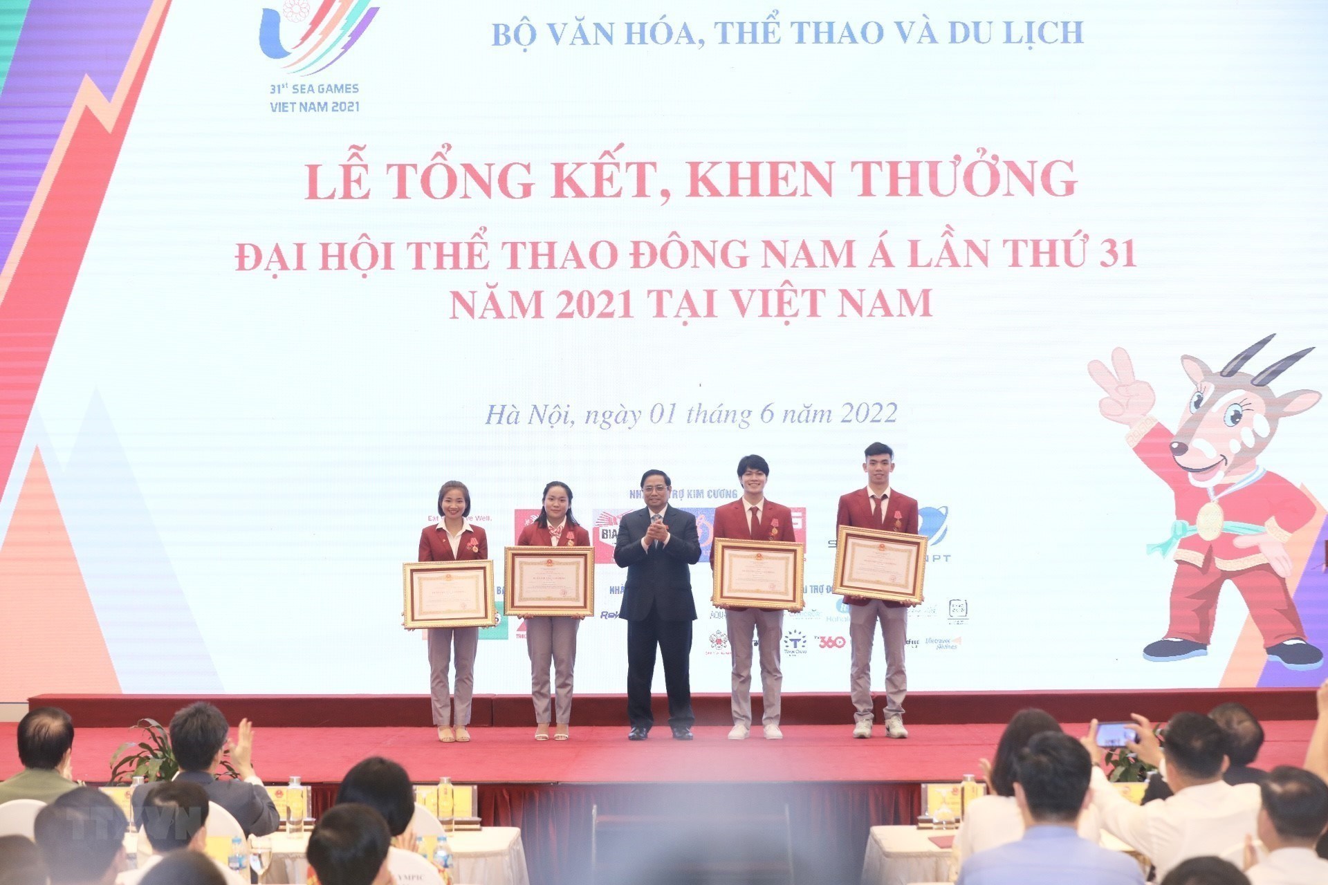 Những hình ảnh tại lễ tổng kết, khen thưởng SEA Games 31