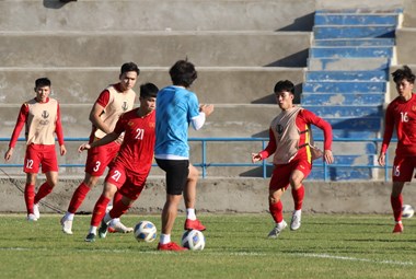 HLV Gong Oh Kyun tuyển quân cho SEA Games 32