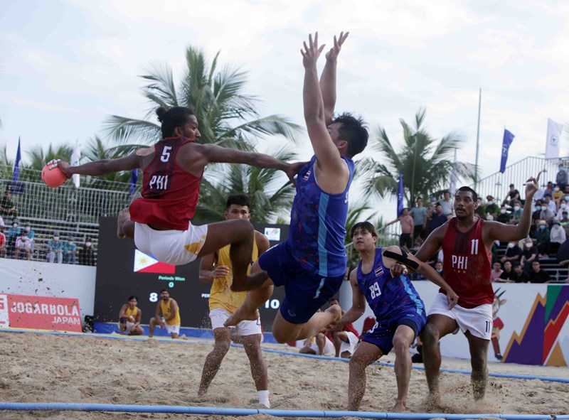 SEA Games 31 beach handball: Philippines defeat Thailand 2-0 hinh anh 5