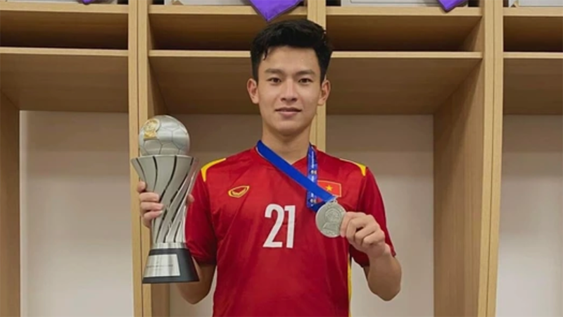 U23 Việt Nam vô địch SEA Games 31: Nước mắt Phan Tuấn Tài hình ảnh 1 Tuấn Tài là thủ khoa Đại học Sư phạm Thể dục Thể thao Hà Nội và cũng là thành viên hiếm hoi vô địch U23 Đông Nam Á, HCV SEA Games 31. Ảnh: TT