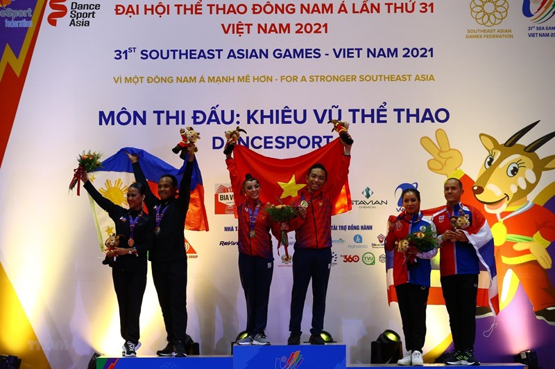 Phan Hien-Thu Huong vuot kho lap ky luc cho khieu vu the thao hinh anh 1