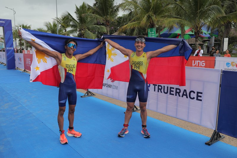 SEA Games 31: Philippines triumphs in triathlon competitions hinh anh 1