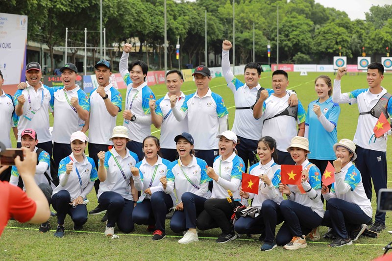 Vietnamese archers reach team recurve finals of SEA Games 31 hinh anh 1