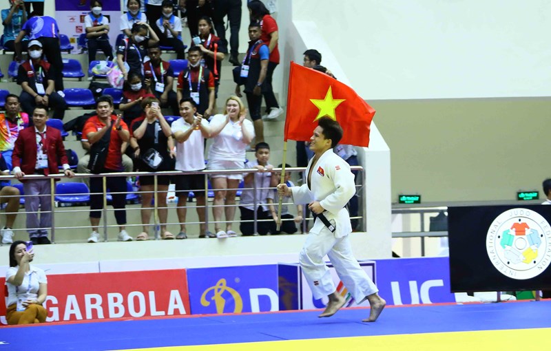 SEA Games 31: Judokas earn additional two gold medals hinh anh 1